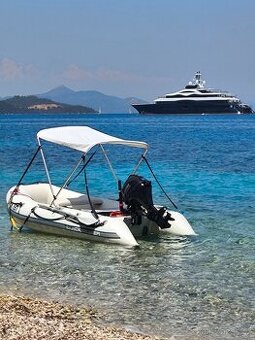 Motorový člun Quiksilver 320