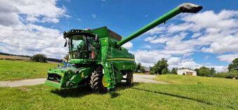 Sklízecí mlátička John Deere T670 HillMaster