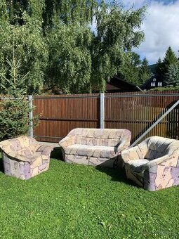 ZDARMA Rozkládací sedačka + 2 křesla (1 rozkládací)