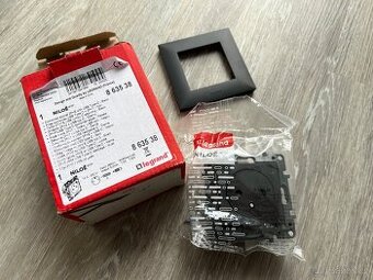Legrand Niloé STEP zásuvka s USB-C nabíječkou 863538