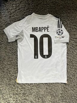 Mbappe Real Madrid dres