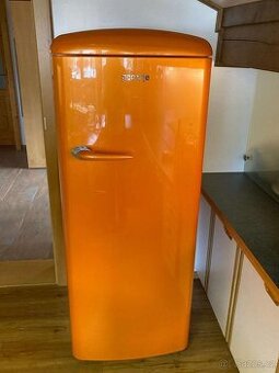 Retro lednička s mrazákem Gorenje A++