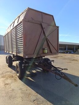Nákladní traktorový přívěs - silážní