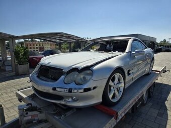 Mercedes-Benz SL 600, V12, částečně rozkraden