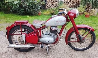 JAWA 250  pérák zbrojovka