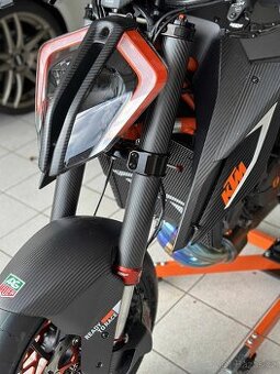 Koupím karbonové doplňky  super duke