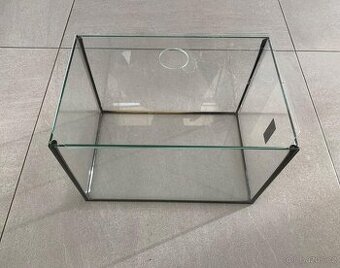 Male akvárium + vybavení