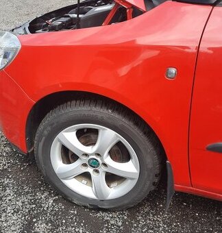 nd z škoda fabia 2 1.2htp červená rosso vinová