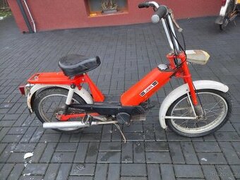 Babetta 207 s kartičkou, červená zachovalá, s prsíčkama 9.