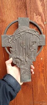 Mosazný prastarý kříž