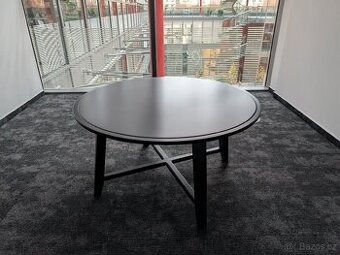 Konferenční stolek