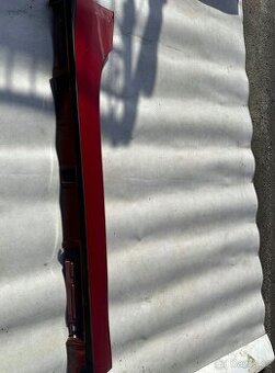 Mazda MX5 ND, pravý kryt prahu