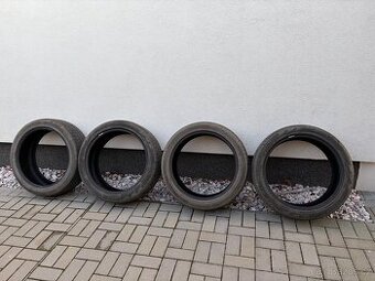 Letní pneu 235/45/R20