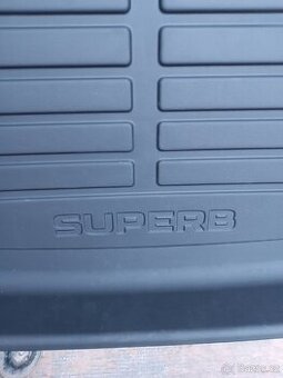 Vložka do zavazadlového prostoru Škody  Superb