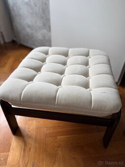 Taburet - dřevěný, čtvercový, 55x55x35