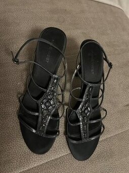 Spolecenske sandálky 39 vel - 1
