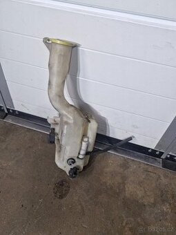 nádobka ostřikovačů Chrysler 300c LX 3.0crd 160kw