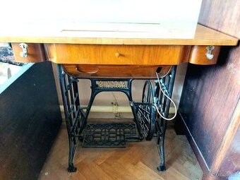 Šicí stroj Minerva