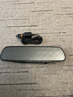 Autokamera v zrcátku