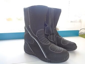 značkové holínky Büse od Luise z Německa vel. 36-37