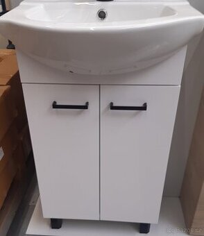 Koupelnová skříňka s umyvadlem 50 cm