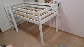 Dětská postel 80x180 z masivu s matrací a skluzavkou