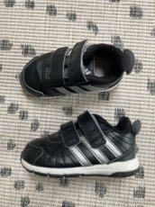 Černé kožené tenisky Adidas vel. 21