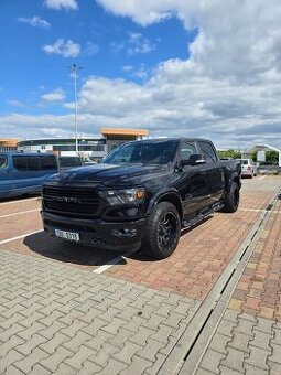 Dodge RAM 1500. 5.7 V8 HEMI