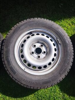 Nazutá pěkná nezničená kola r16 5x120 včetně pneu 215/65 C