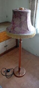 Stojací lampa