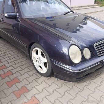 Mercedes-Benz W210 3,2CDI rok výroby 2000