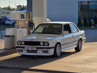 Bmw e30 coupe - 1