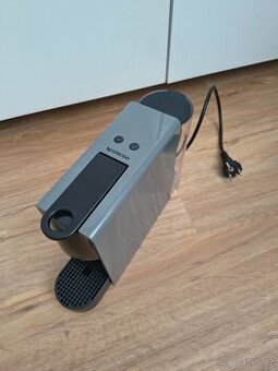 Kávovar Nespresso Krups Essenza mini