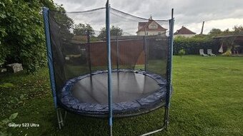 Trampolína