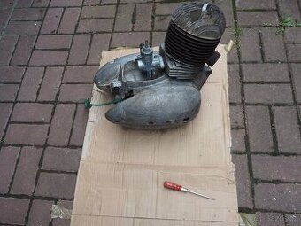 Jawa 250/353 kývačka-motor