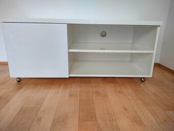 Konferenční tv stolek na kolečkách 125x58x54,5cm
