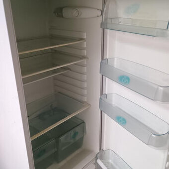 Lednice vestavná elektrolux