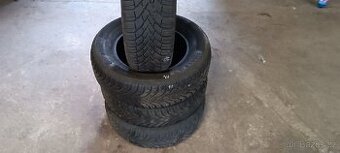 Pneu 205/65/15 Continental