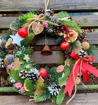 Zimní věnec uměly