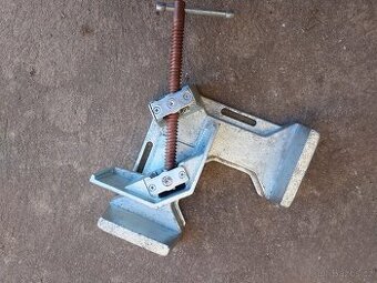 Úhlová kovová svěrka Bessey