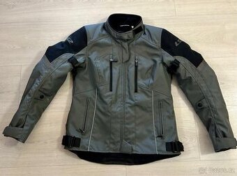 Dámské oblečení na motorku