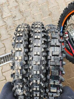 Neměl by někdo zájem o zánovní pneu