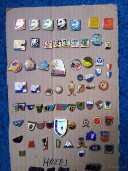 Hokejové odznaky staré, 68  kusů