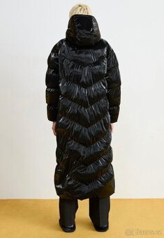 Nádherný péřový kabát Nike - 1