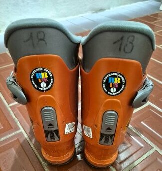 Lyžařské boty velikost 18