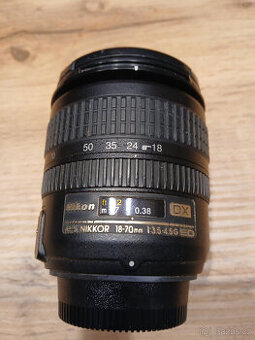 Objektiv Nikkor 18-70 mm