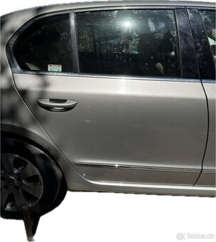 Prodám pravé zadní dveře Škoda Superb 2 sedan 2012