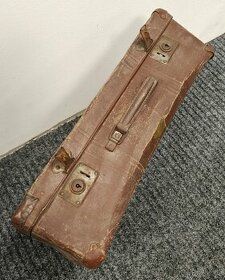 Starožitný cestovní kufr