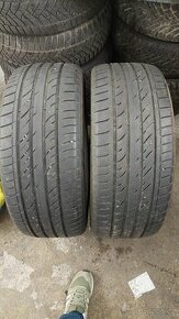 255/55R18 - 1