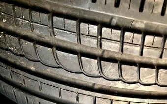 Letní pneu 275/45/20 čtyři kusy Pirelli 95%vzorek vzorek